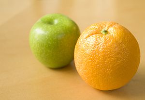300px-Apple_and_Orange_-_they_do_not_compare