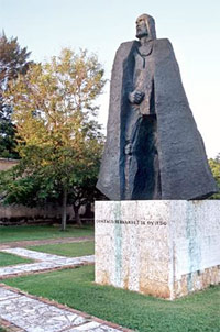 Escultura de Gonzalo Fernndez de Oviedo en Santo Domingo