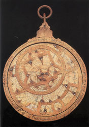 Astrolabio de origen español con inscripciones en hebreo