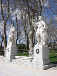 Esculturas realizado con Piedra de Colmenar situadas en los jardines de la Plaza de Oriente