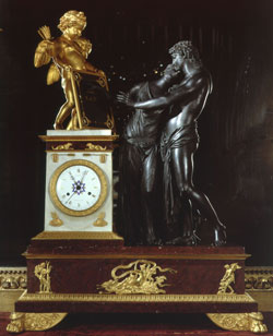 Reloj de sobremesa. Bronce dorado y patinado, mrmol y porcelana, 97 x 73 x 28 cm. Madrid, Palacio Real, Patrimonio Nacional, inv. n. 10002636
