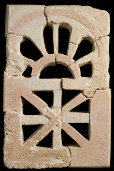 Celosa de Caizal. Siglo X. Piedra arenisca. 56,5 x 38,5 x 9,3 cm. Caizal (Zamora). Museo de Zamora