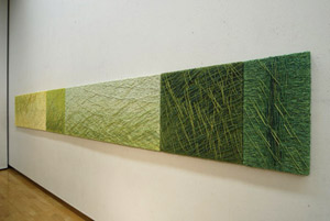 Bosque / Yasue Shimoshige Por siempre - VERDE 70 x 534 x 3 cm Rayn Tcnica de tejido con hilo retorcido, costura