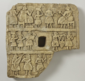 Placa. Diyala (Khafaje), Irak. Perodo dinstico arcaico II. Piedra | 20,4  20  4,2 cm.  Oriental Institute Museum, Chicago