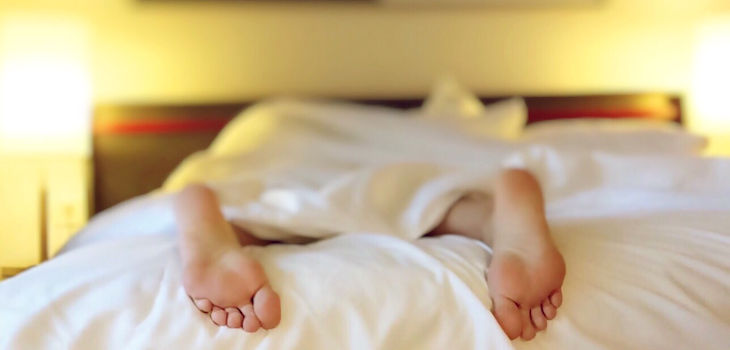 No dormir lo suficiente aumenta el riesgo de padecer enfermedades cardiovasculares. / Image by Wokandapix on Pixabay