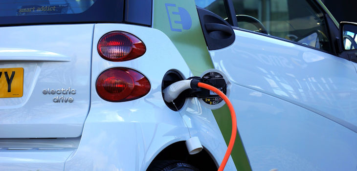 Almacenar energía en la carrocería de un vehículo gracias a fibras de carbono especiales