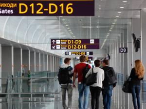 Un proyecto europeo para acortar en sesenta minutos el paso por los aeropuertos