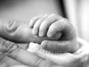 Se estima que cada año nacen unos 15 millones de niños prematuros en todo el mundo y cerca de 35.000 sólo en España (7,4 por cada 100 nacimientos). / SeppH (PIXABAY)