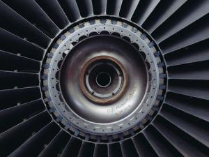 Nuevas aleaciones de titanio y aluminio reducen el peso de los motores de aviación en un 25%