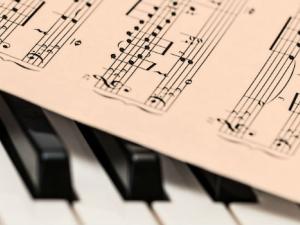 Un nuevo sistema mejora el aprendizaje musical. / Imagen de stevepb en Pixabay