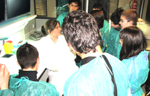 Alumnos de altas capacidades visitan el Centro VISAVET de la UCM