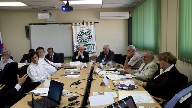 16161960043_24de4931ac_z