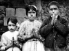 o_Fatima_children_with_rosaries