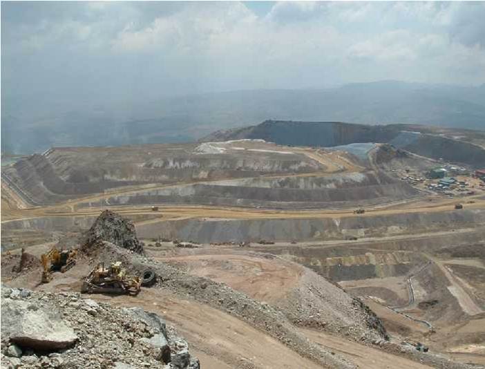 cajamarca-mina-extractiva-oro-colombia