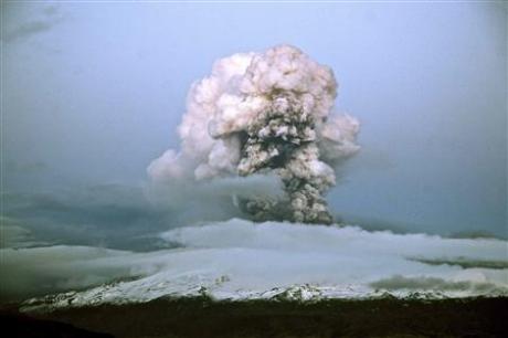 erupcion-del-volcan-eyjafjallajokull-fuente-reuters