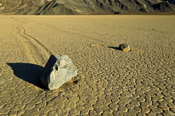 sailing-stones