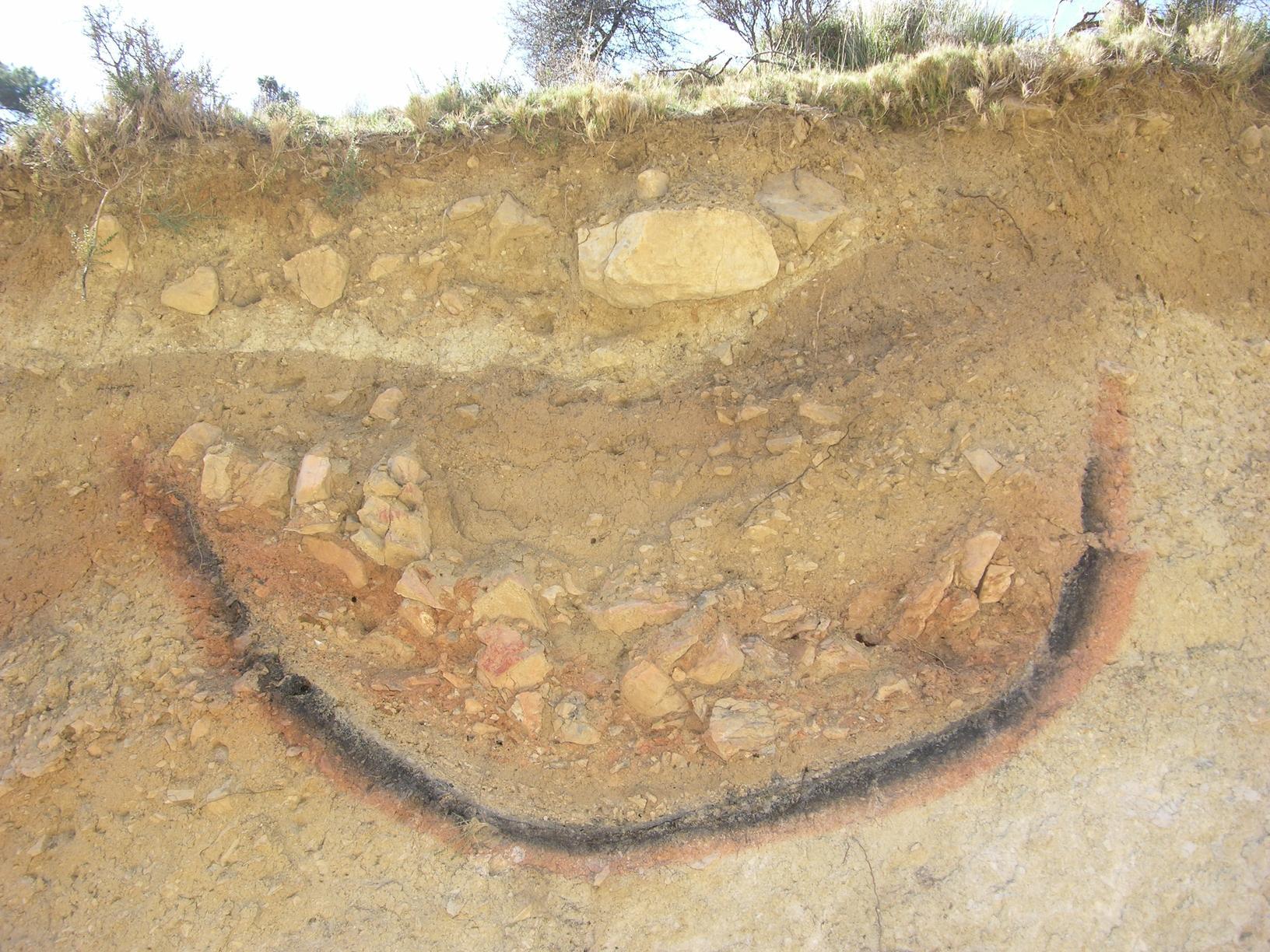       suelos-y-arqueologia-posibles-restos-de-cremaciones-iberas 2  Fuente Cecilio Oyonarte  