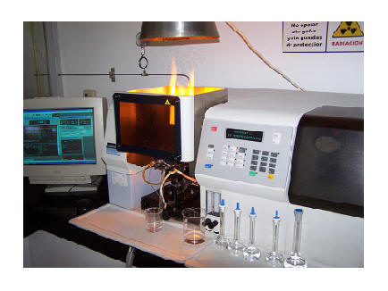 un-laboratorio-de-analisis-de-suelos-fuente-cincae-ecuador