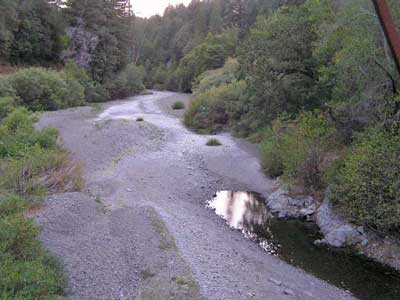 lecho-de-un-rio-fuente-walalariver