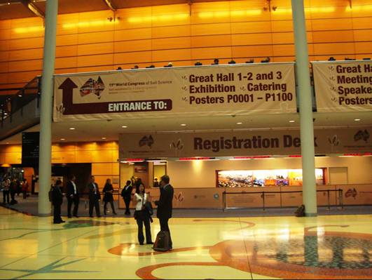 entrada-entrada-principal-del-brisbane-convention-and-exhibition-center-y-area-de-acreditaciones-del-evento-brisbane-2b_0