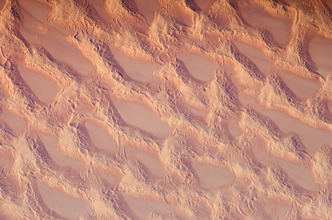 Desierto de Libia: Mares de Dunas (The Murzuq Sand Sea in Libya). Fuente NASA: Wired Science