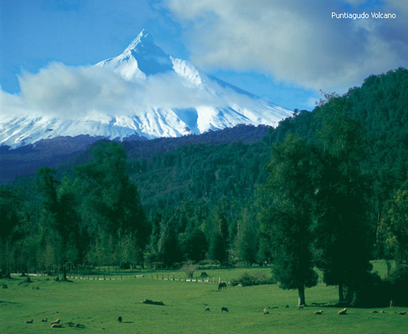 paisajes-heterogeneos-2-ruta-de-los-volcanes-en-chile-fuente-chile-information-on-tourism-and-culture-puntiagudo