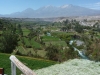 valle-en-e-desierto-de-arequipa-con-volcan-al-fondo_0