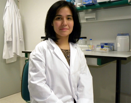 Priscila Monteiro Kosaka en su laboratorio