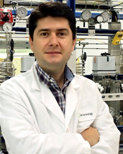Javier Garca Martnez en su laboratorio