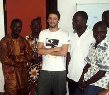 Dando clases sobre redes de ordenadores en la Universidad de Abomey-Calavi, Cotonou, Benin.
