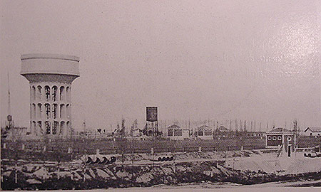 Vista de conjunto de las instalaciones del Canal en la Plaza del Castilla en los aos cincuenta