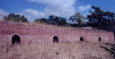 Vista exterior de horno hoffman de la Cermica San Isidro en Mejorada del Campo