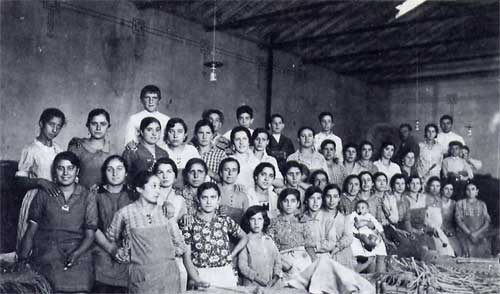 Trabajadoras de una Fbrica de Capachos de Arganda del Rey, alrededor de 1930
