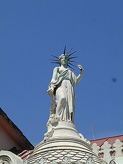 Escultura de Ponzano que representa la Libertad