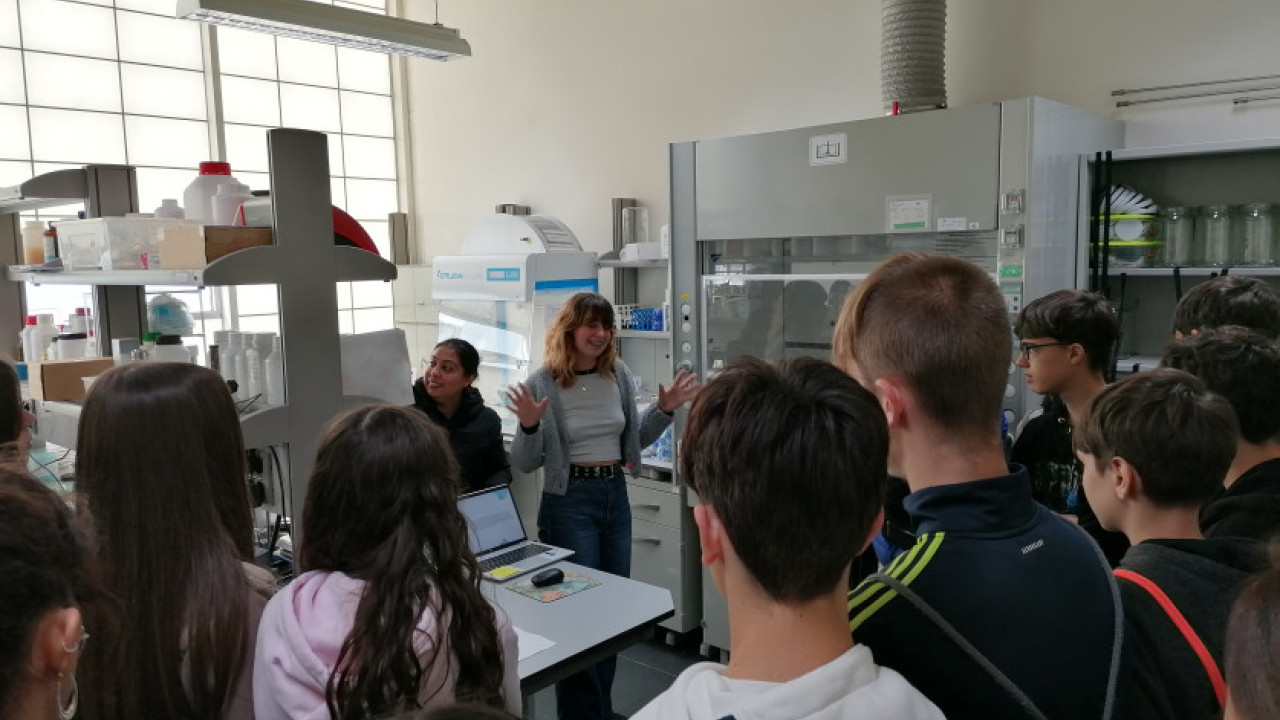 Visita al laboratorio de I+D en agroalimentación del centro tecnológico Funditec en el Parque Científico de Madrid.
