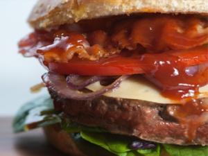 Identifican cómo 'apagar' los episodios de ingesta compulsiva de alimentos