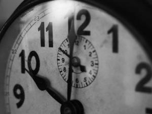 "O el horario de invierno o el de verano pero con el huso de Portugal"