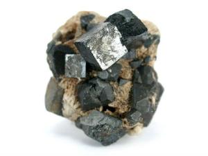 Perovskita. / Rob Lavinsky - iRocks.com (WIKIMEDIA) 