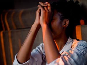 En un esfuerzo por lograr intervenciones humanitarias más eficaces, el proyecto MEMOTV investiga la escala completa del mecanismo que hace que estas experiencias estresantes conformen recuerdos. / MasimbaTinasheMadondo (PIXABAY)