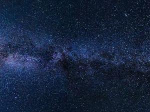 En busca de lo invisible en las galaxias más pequeñas del universo. / FelixMittermeier (PIXABAY)