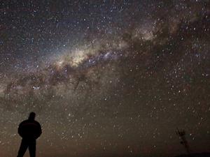 La Vía Láctea vista en el desierto de Atacama en Chile. / ESO (WIKIPEDIA)