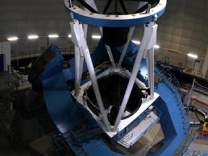 El telescopio de 3,5 metros del Observatorio de Calar Alto, desde el que opera CARMENES. / CSIC