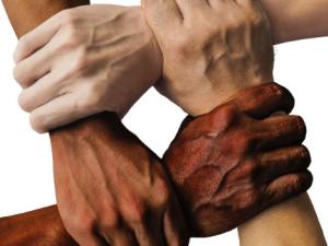 El altruismo depende del entorno social. / unclelkt (PIXABAY)