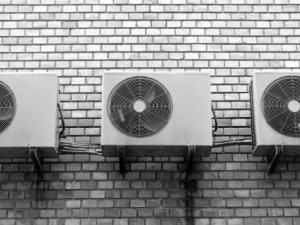 La contaminación atmosférica se agrava con el uso creciente del aire acondicionado. / matuska (PIXABAY)