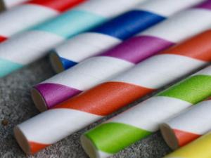 Las pajitas, esos pequeños objetos que se convierten en microplásticos