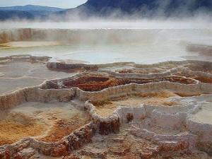 Lagunas de agua caliente en el Parque Yellowstone, EE.UU. / Jon Sullivan (WIKIMEDIA COMMONS)