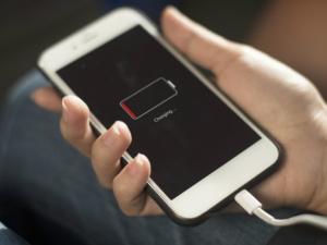 Las compañías también apuestan por mejorar los sistemas de seguridad para desbloquear los terminales, con tecnologías como el lector de huellas, de iris o el reconocimiento facial. / rawpixel (PIXABAY)