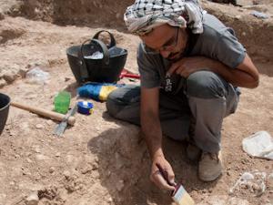En la imagen, el suelo de cal pintado más antiguo del mundo. / Universidad de Cantabria (UC)
