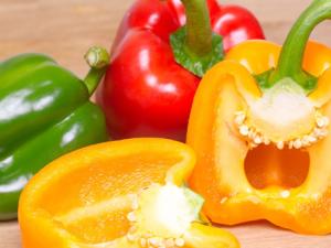 El pimiento es uno de los frutos más ricos en ácido ascórbico o vitamina C. / GerDukes (PIXABAY)