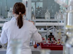 Sólo un 23% de los científicos citados en la prensa española son mujeres